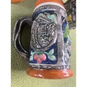 vtg beer steins 8 pcs. 5" tall all same design mint condition retro